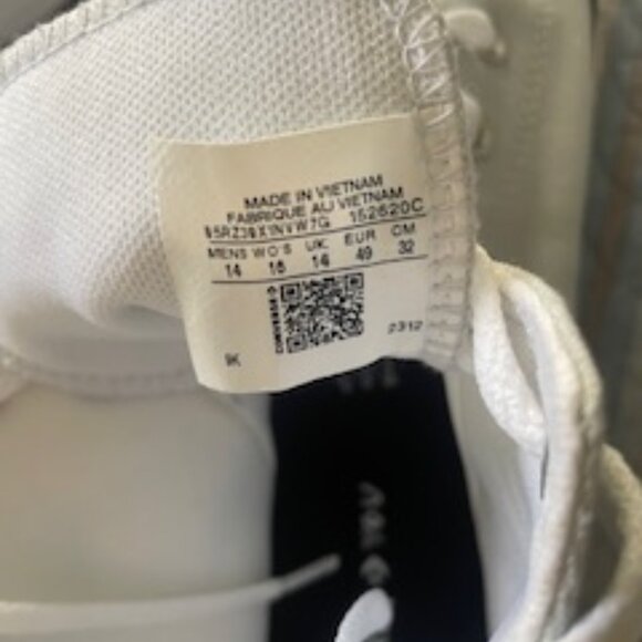 NEVER USED Men's Baby blue, white bow Converse - Picture 3 of 3